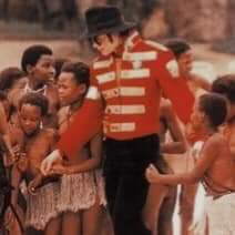 GirlAmbreigns's tweet photo. “Ni siquiera me importa mi vida ya, solo quiero que mis niños estén bien, mis ángeles”
-Michael Jackson

#Anonymuos https://t.co/H5THeYnW8s