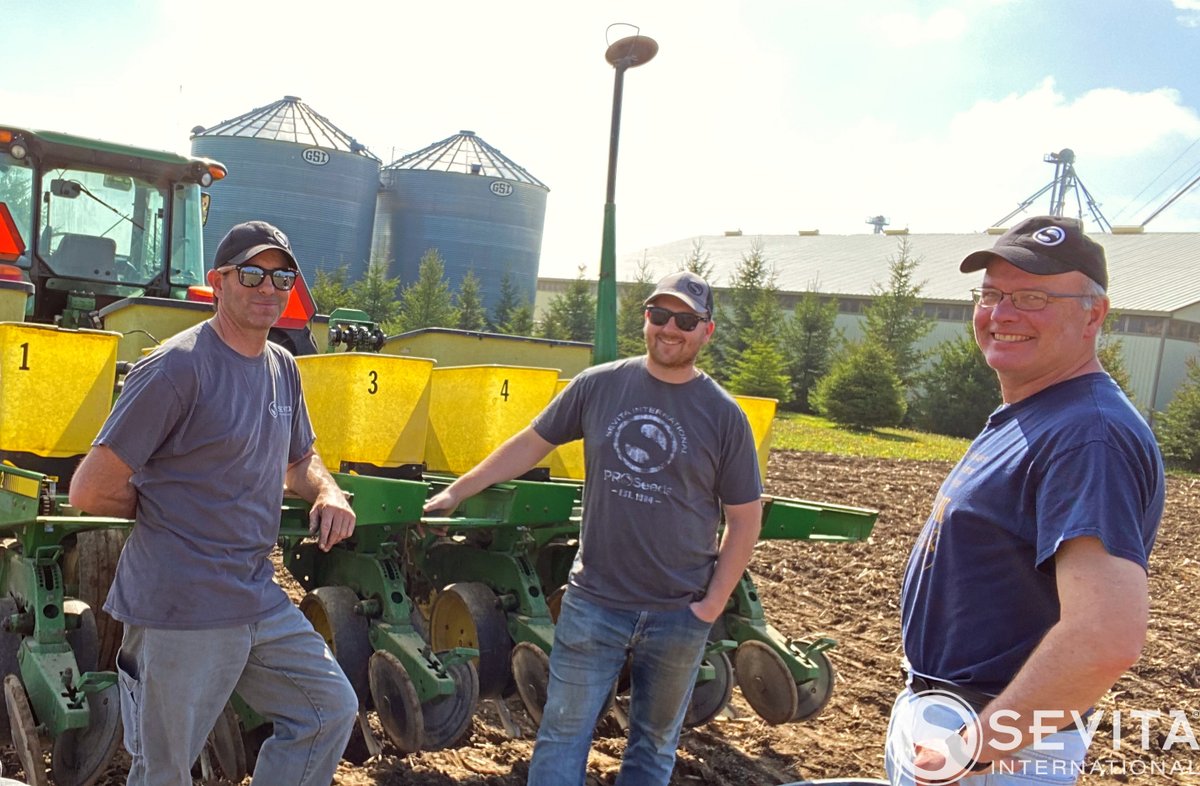 Sevita_Int's tweet image. Seeds are in the ground at the demonstration plots in Woodstock, ON! Soon these Sevita soybeans will show the superior growing power of all our varieties. Stay tuned for growth updates!
#SoybeanPlot #Plant20 #OntAg