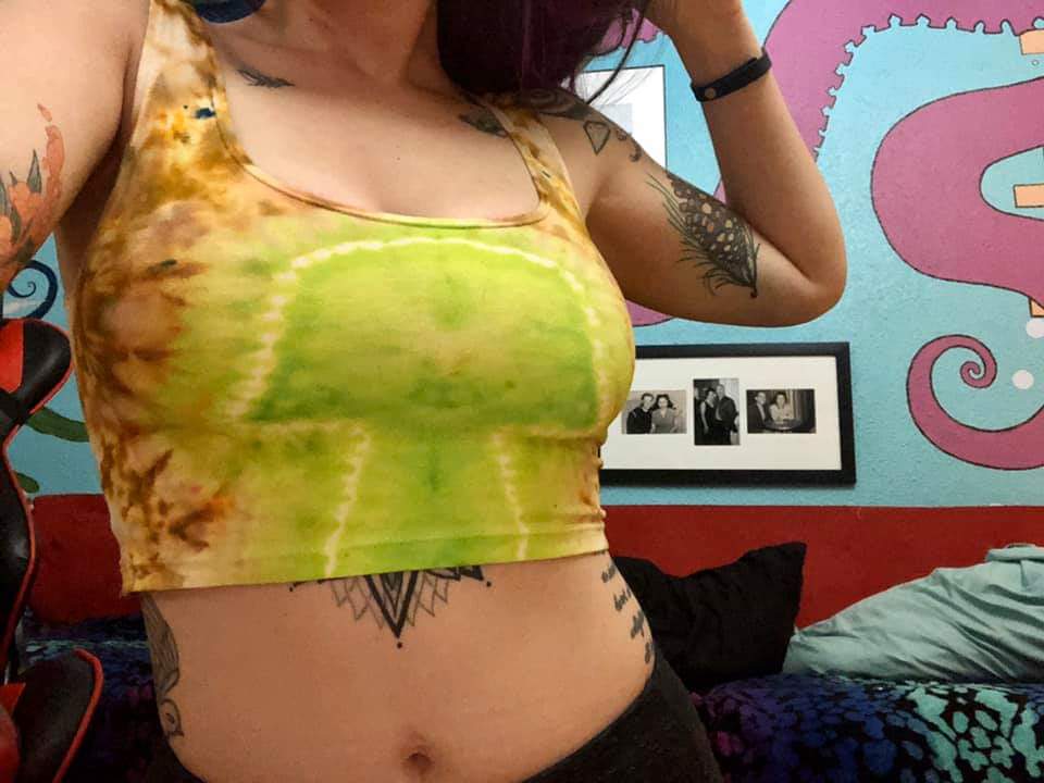 crabrangoon4L's tweet image. Seeing my friends wear my tie dye especially whens itd women feeling themselves in my new crop tops I've been pushing out 😇😍 
If you wanna see what's left of my shop than go ahead and check it out
Etsy.com/shop/celestiel… 

#tiedyes #icedyes #fashion #handmadehour