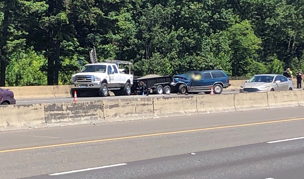 Driver dies in crash on I84 at 181st Ave. in Gresham, right two lanes
