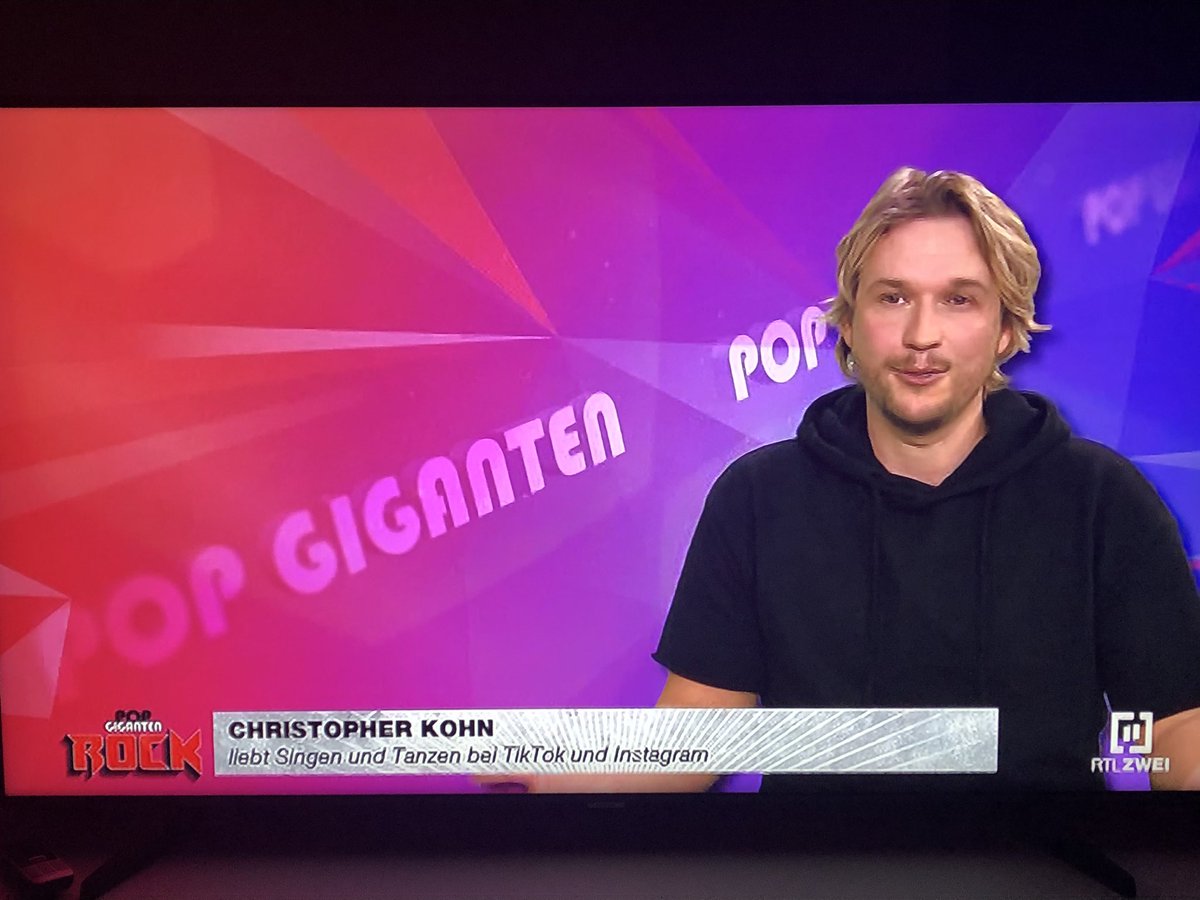 darkstar626's tweet photo. Also einer von den dreien von @endstationp hat es anscheinend geschafft. RTL2 um 22:15 😅@youngboyssparta @svengrunow @christopherkohn https://t.co/hBBCGgXFKH
