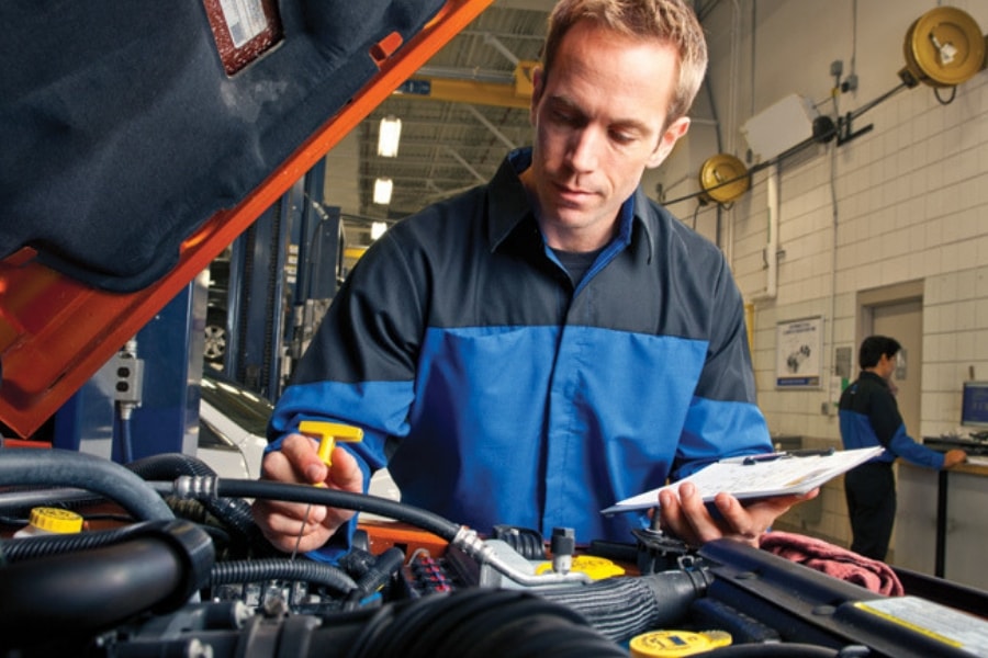 SimiValleyCDJR's tweet image. Have you seen our service specials recently? They're a great way to save on any maintenance your car may need, and they're updated frequently!

View our service specials, and schedule your next service online: bit.ly/2XnTvvS

#SimiValleyCDJR #Chrysler #Dodge #Jeep #Ram