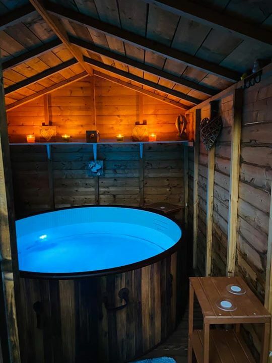 First day back at work done = hot tub 👍🏻😉