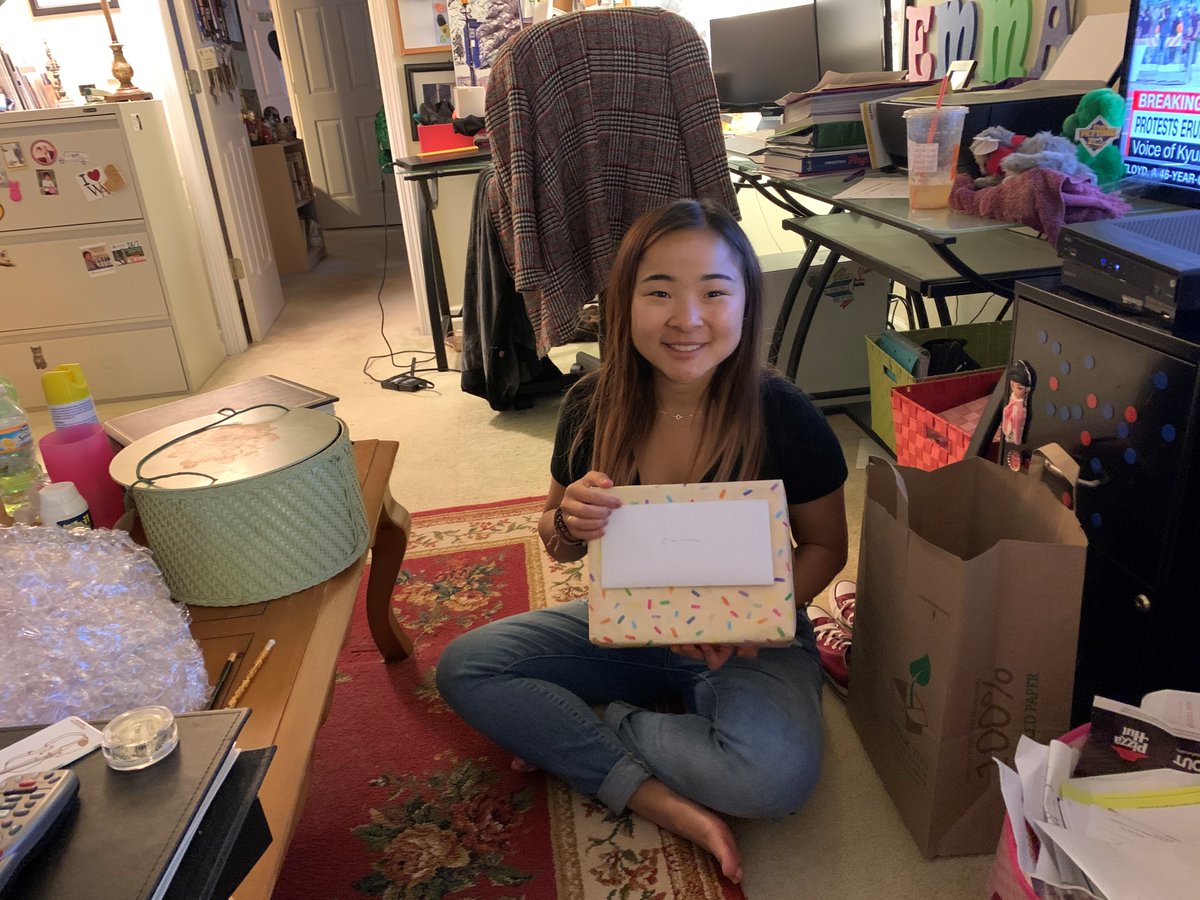 EmmaED1's tweet photo. Sorry I missed the visit from #DeniseBurcham #SmokeRiseAcademyofArts and her delivery of my very special graduation/end of term gifts! I loved being part of #SRAA. Off to @uofcincy in the fall with my violin where I hope to find a new play group! https://t.co/h8ZphgRQ7Q