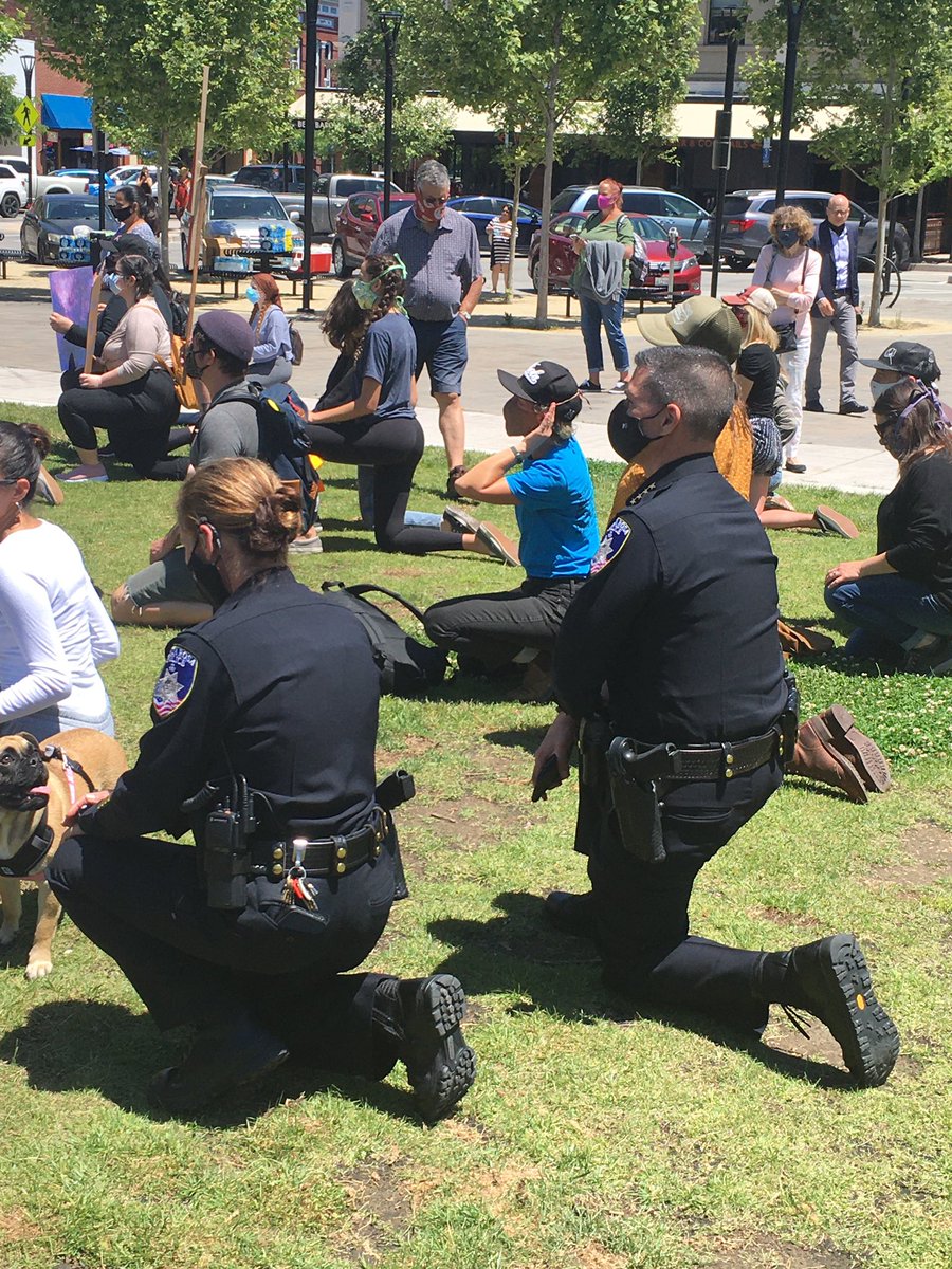 SantaRosaPolice's tweet photo. During the youth protest today at Old Court House Square Chief Navarro and members of SRPD leadership took a knee for solidarity. 

#georgefloyd #strongertogether #santarosa https://t.co/djZ5w8sZj1