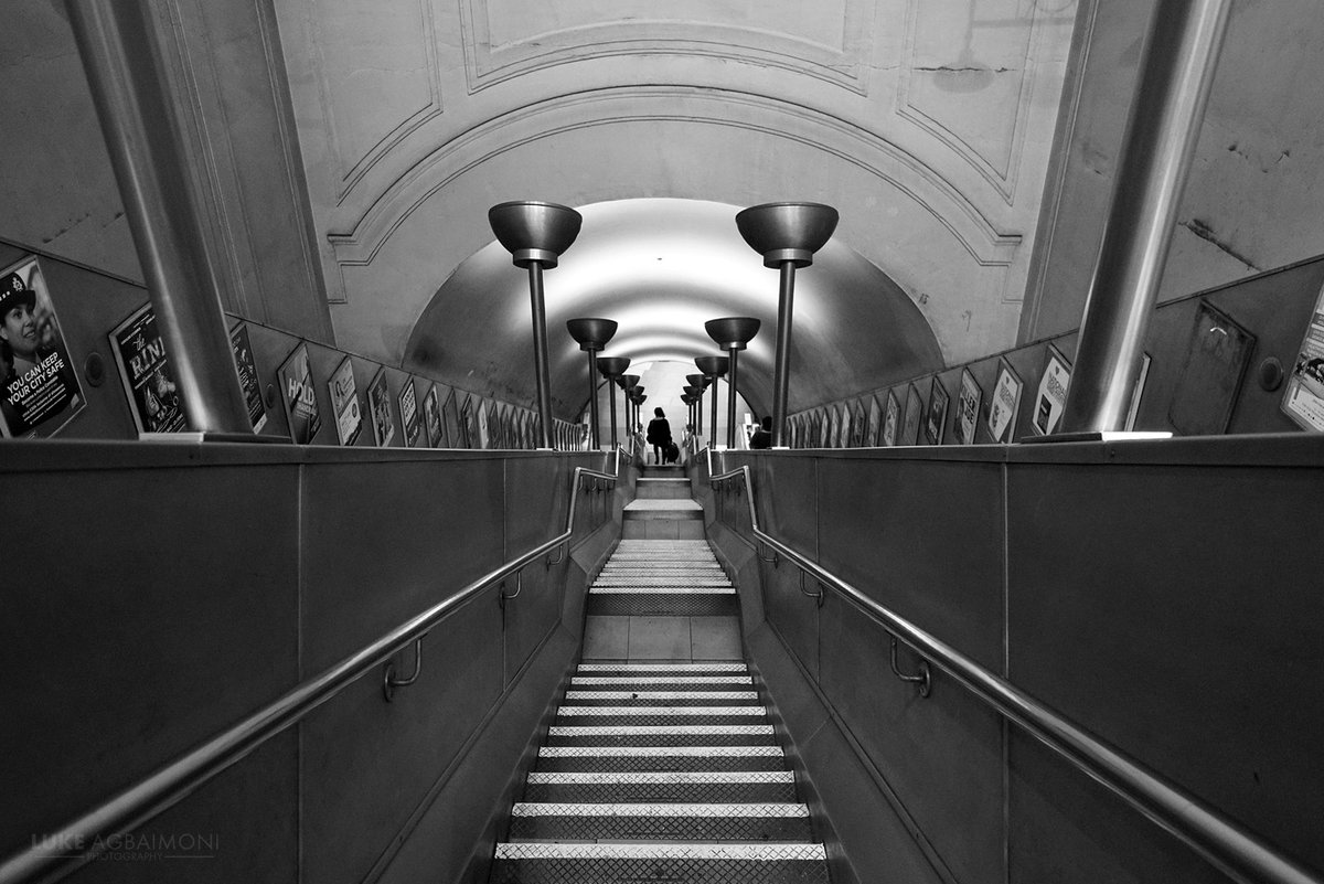 MORDEN TO EDGWAREvia CHARING CROSS 3/31on the  @NorthernLineColliers Wood StationLovely architecture here. I love the lamps on the escalators. More photos http://shop.tubemapper.com/Colliers-Wood-Station/THREAD 