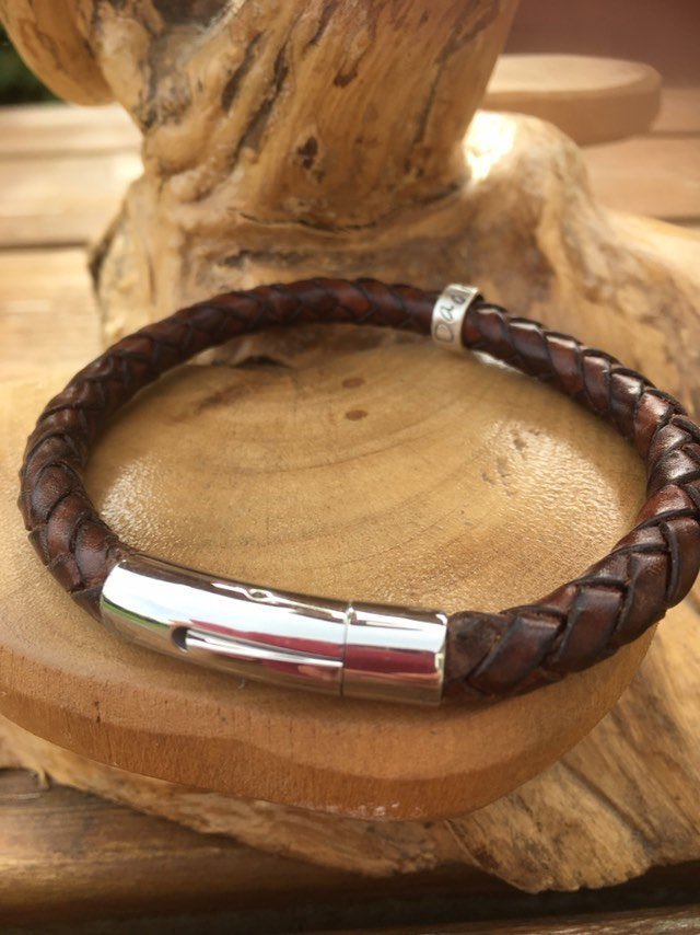 SilverBlessings's tweet photo. #FathersDay #unique #gift #Mens #leather braided antique brown cuff bracelet with #personalised custom message on sterling silver ring beads. Handmade UK https://t.co/ArNdaB6VX3 https://t.co/pfxNmA1fEu