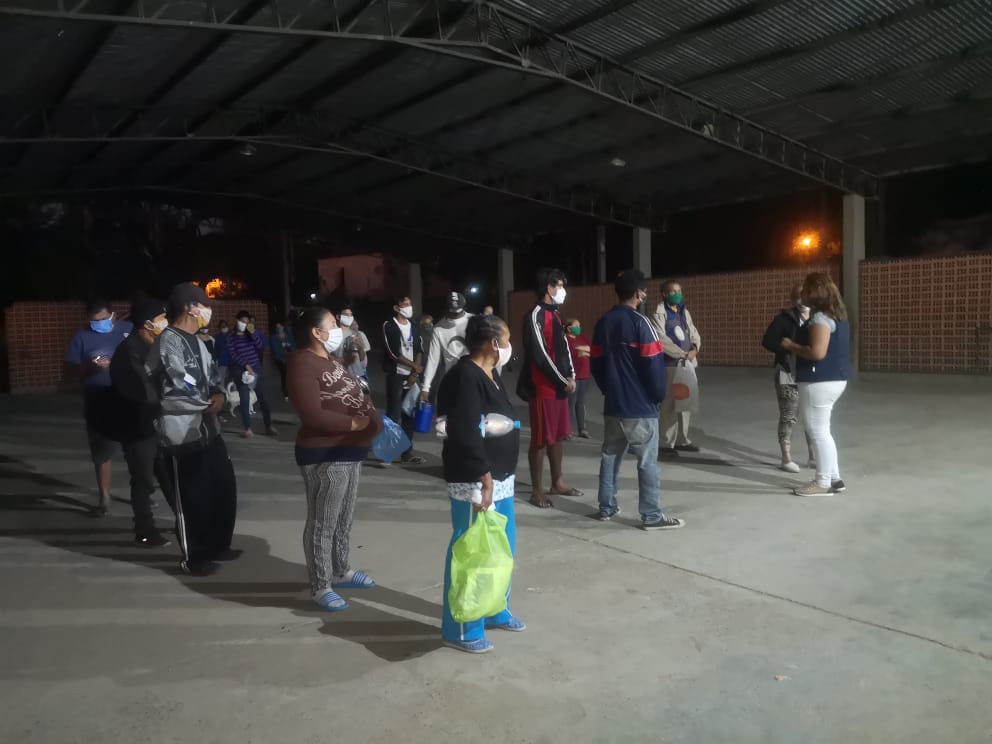 AsambleaPor's tweet photo. Iniciamos el tercer mes de trabajo en las tres ollas populares, que gracias a la solidaridad de mucha gente hace posible servir a más de 1200 personas. Gracias @TodosPorPy por sumarse a este gran desafío solidario! https://t.co/5LV2k5AZ3h