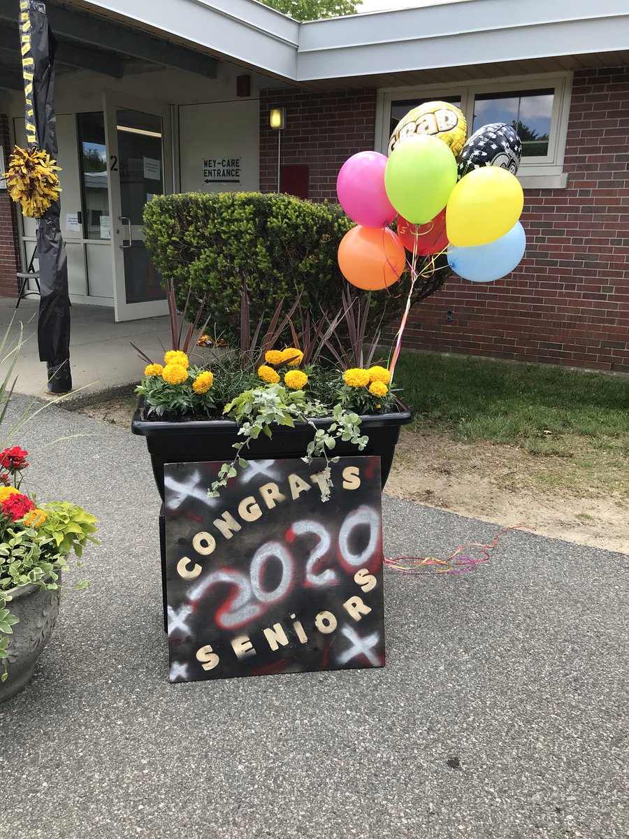 SeachPrincipal's tweet photo. Fun day today at Seach School!  All of our Seach Seniors drove in to get their cap and gowns and left with some wonderful gifts from the district.  Way to go seniors!  And a great representation from past and present teachers and staff.  Weymouth Proud!#seachroars https://t.co/QpcomnlxCc
