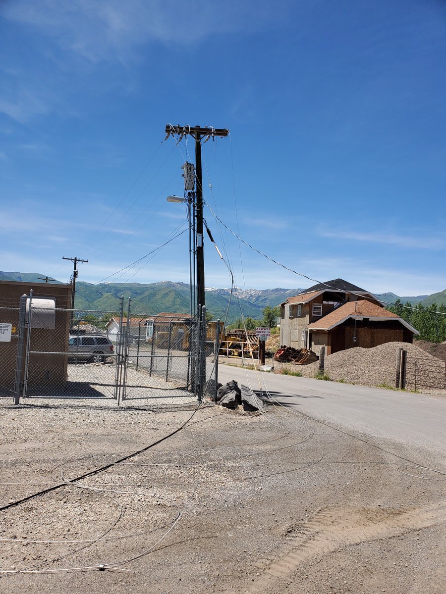 heberutahpower's tweet photo. Thank you for everyone's patience today as crews worked to safely restore power after a truck demolished a pole and caused most of #HeberCity to be without power. #PowerRestored #ThankALineman #PoweringStrongCommunities #PublicPower https://t.co/u7jMMCaPbO