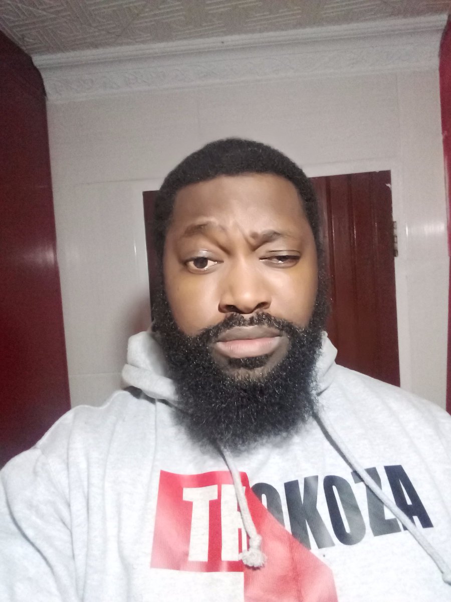 MogulJuice's tweet photo. I'll probably be this happy too the day ngijola. Go ahead with your alcohol; I'll sit back, cut-less and handsome with my Sja'fro!!! #Sensei_Juice #Senseibility #BeardGang #Beardfie #iNtshebe #Madevu #Litedu #SjaFro #ChomiNayiNdoda #ChocolateYumYum https://t.co/pSg0pgkryh