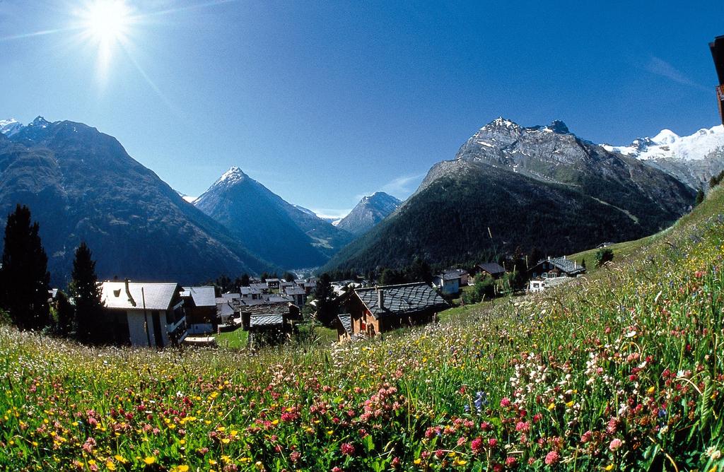 Gewinne aktuell vier Tage und drei Nächte für zwei Personen im noble Hotel Schweizerhof Gourmet &amp; Spa in Saas-Fee. 
Jetzt hier mitmachen: alle-schweizer-wettbewerbe.ch/gewinne-kurzfe…

#wettbewerbe #verlosung #gewinnspiel #gewinnen #ferien #schweiz