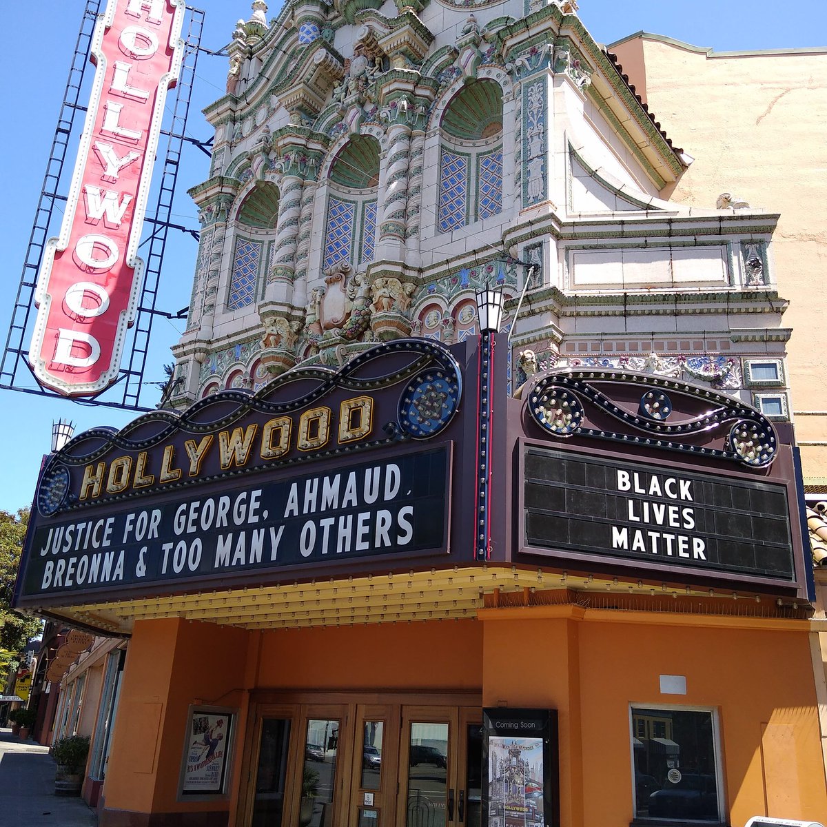 HollywoodTheatr's tweet photo. @PortlandPolice we see you've got a picture of our marquee as your cover photo. We've updated the message today. You should too. https://t.co/vofP22eOaV
