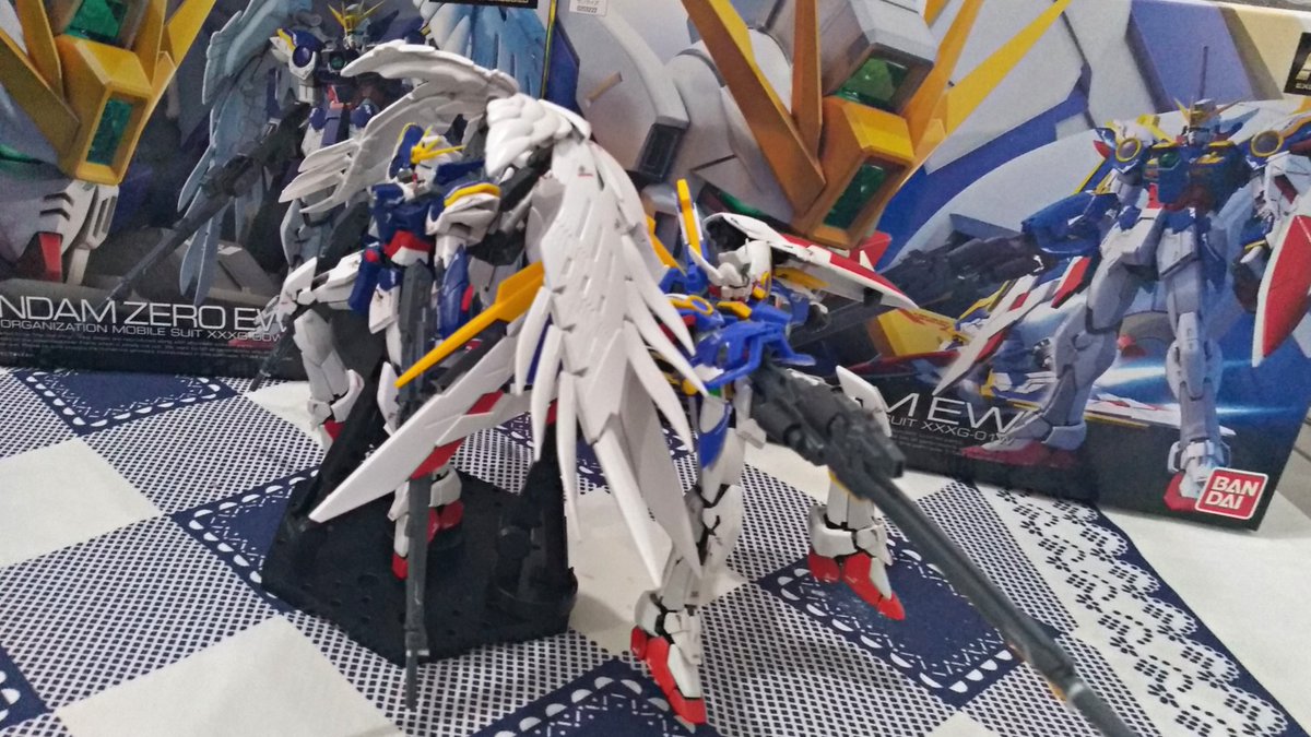 Joshloc70145883's tweet photo. Wing boys! Between Unicorn variants and Wing kits, my poison is very obvious lol
#gunpla
#gundamwing
#heeroyui
#StayAtHome https://t.co/mLFdtqLXvv