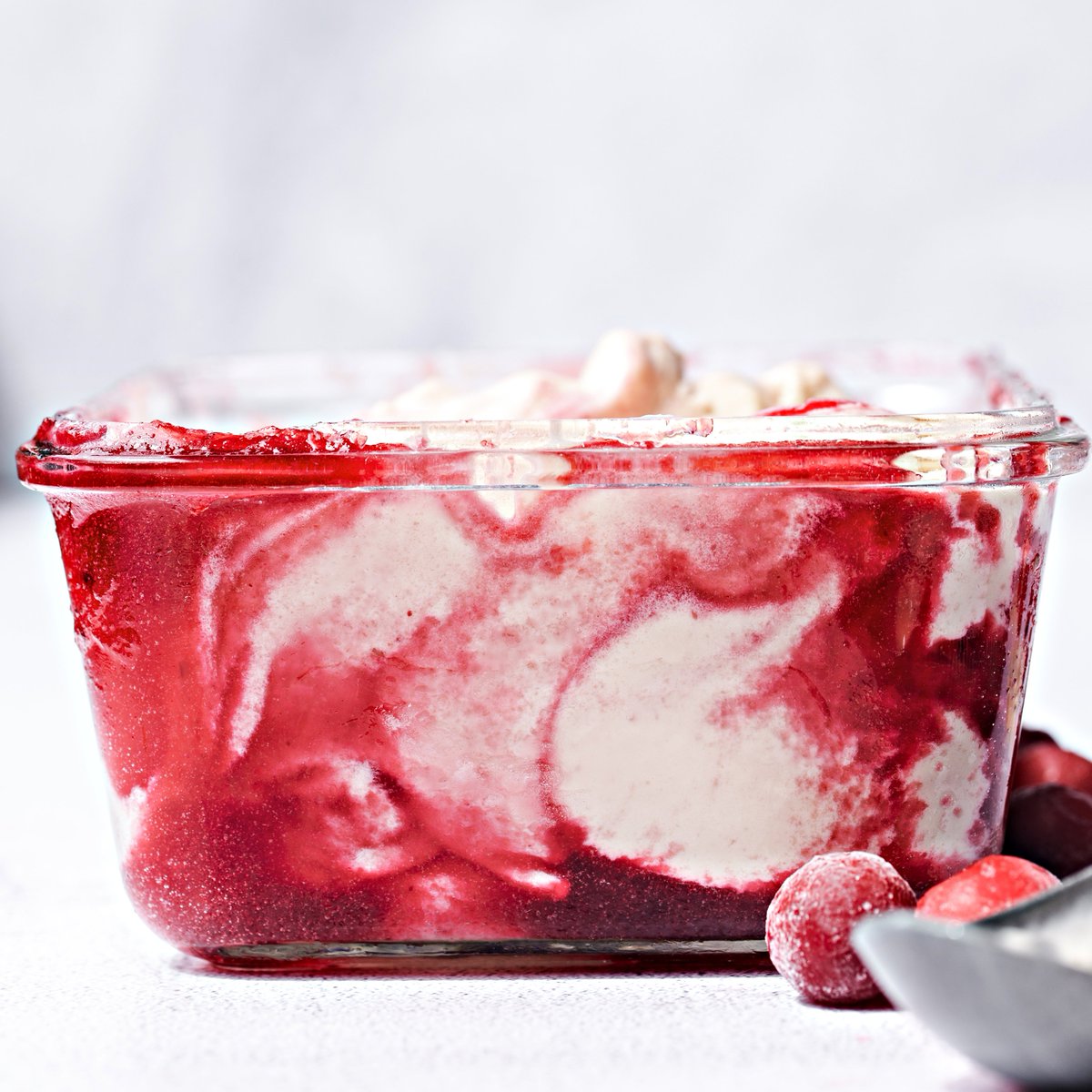 Cranberry Orange Ice Cream made from fresh squeezed orange juice and <a href="/capecodselect/">CapeCodSelect</a> frozen cranberries --> onearmedmama.com/2020/05/cranbe… #FrozenCranberries #YearOfTheCranberry #CapeCodSelect #SelectTheBest