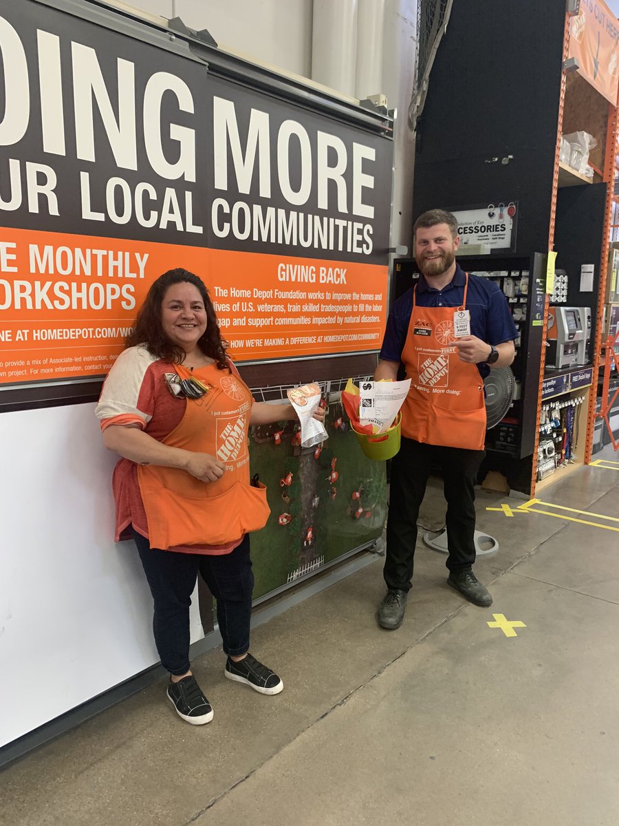 FES Claudia Taking Care of Our People by making gift baskets for every one of her Front End associates in appreciation of their hard work and resilience! Great job Claudia! #orangeblooded