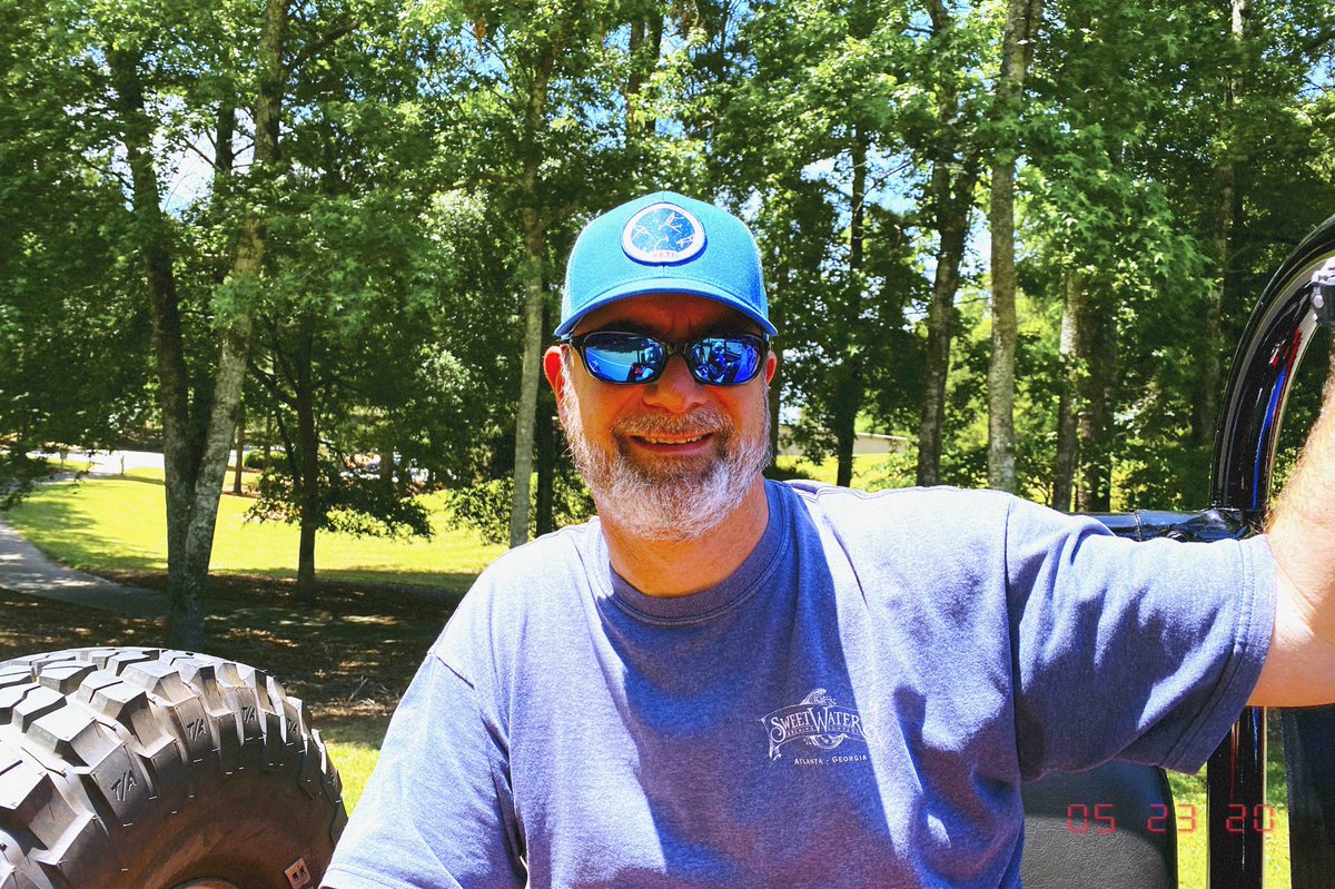 LaceyCrowder's tweet photo. happy 50th birthday to my guy. I am so lucky to have a dad like you. thank you for everything you do for us and being my snuggle buddy. I hope today is filled with crown, golf, and fun! I wish I was there to celebrate with you💓 I LOVE YOU😚 @CrowderCa https://t.co/llefBkX4cl