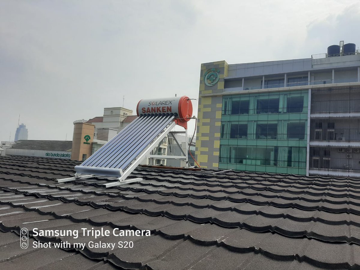 pemanasairsolar's tweet photo. Pakaian yang bersih dan sehat dapat dicuci dengan air hangat. Air hangatnya hemat lagi, jadi pede menghadapi corona. Mau beli solar water heater sanken dong ... wa 087823659247
#belisolarwaterheater
#sanken https://t.co/bsCLOM1S6r