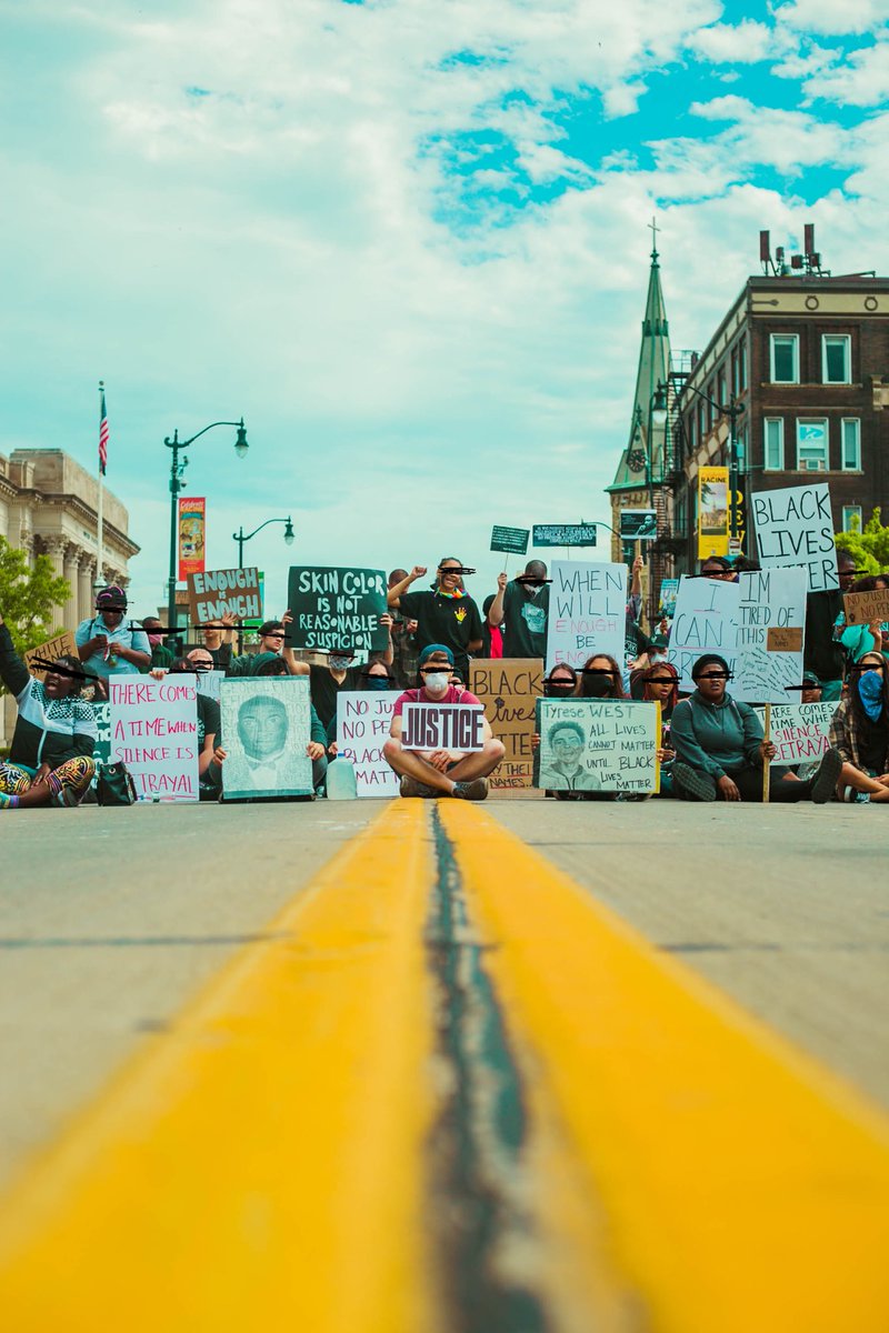 AnaisAnais0's tweet photo. PEACEFUL PROTEST RACINE WI 
#JusticeForGeorgeFloyd 
a thread: https://t.co/ColicGqaRB