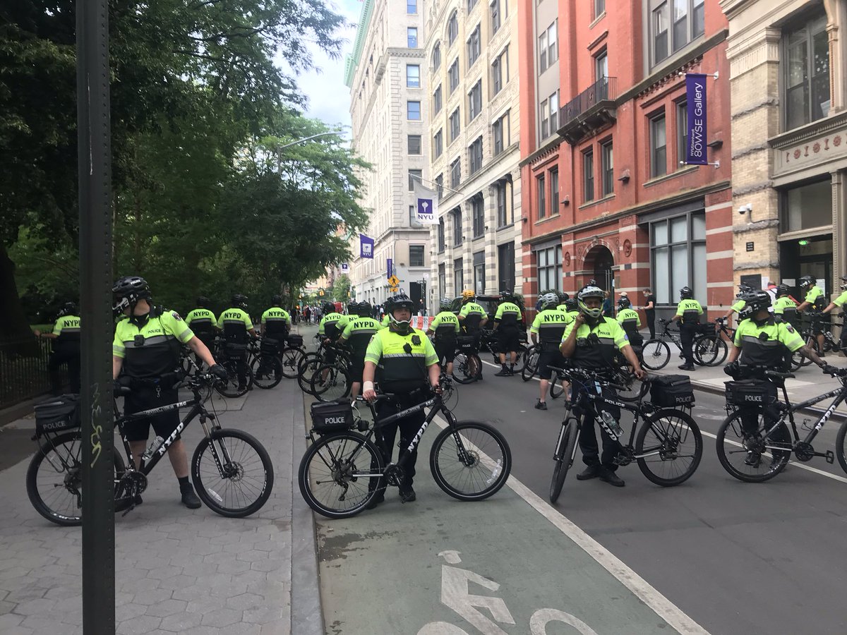 washington square mall vans