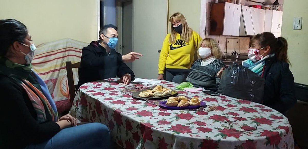 GVinuales's tweet photo. Estos elementos le permitirán seguir ayudando a los adultos mayores de la comunidad y, desde la gestión de @minsaurralde, seguiremos insistiendo sobre lo importante y necesario que es que cada uno de nosotros se cuide. https://t.co/Kg9AumMLDC