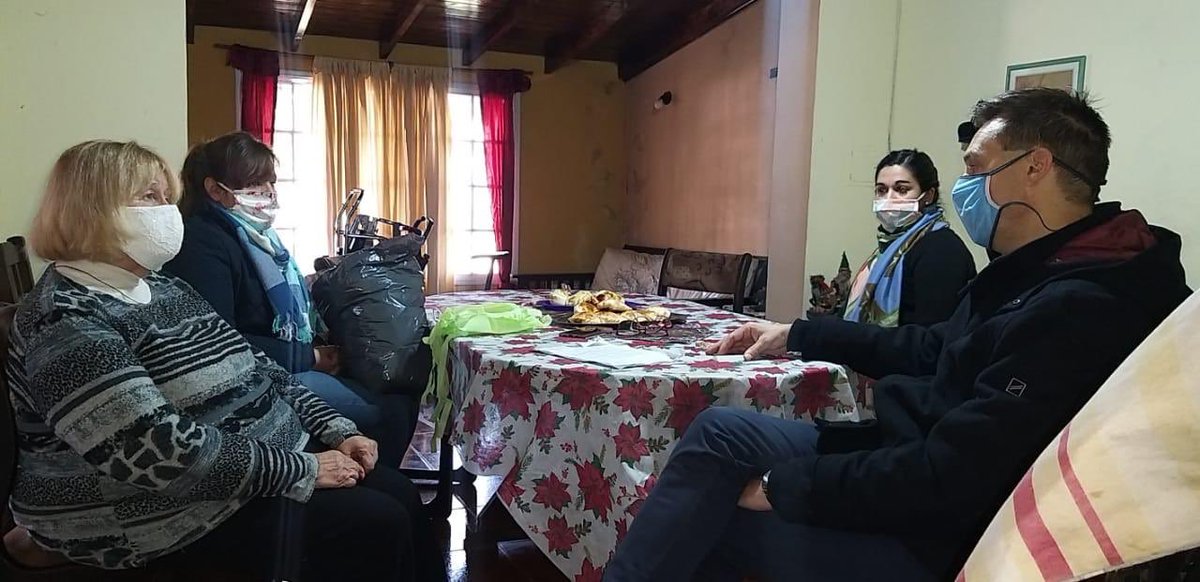 GVinuales's tweet photo. Estos elementos le permitirán seguir ayudando a los adultos mayores de la comunidad y, desde la gestión de @minsaurralde, seguiremos insistiendo sobre lo importante y necesario que es que cada uno de nosotros se cuide. https://t.co/Kg9AumMLDC