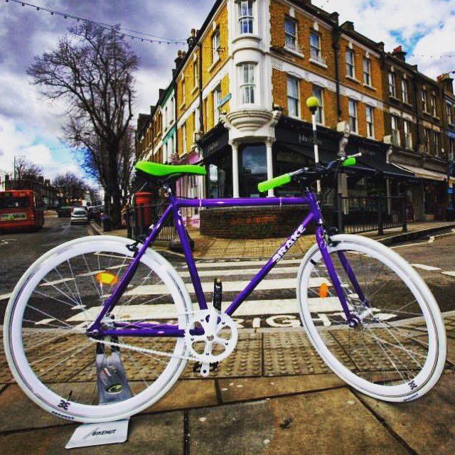 Not available for at least a week #thejoker #brakebike
#singlespeed #freewheel #bikeshop #cycling #bikes #soldout #bike #cycling