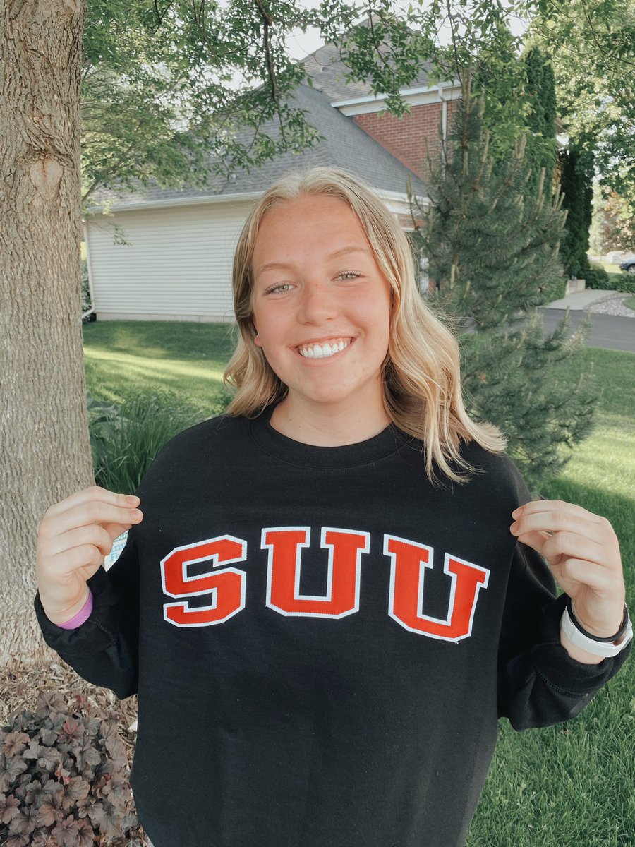 emily_kulstad's tweet photo. officially a thunderbird!!!! ❤️🦅 https://t.co/o4hSLRYf3A
