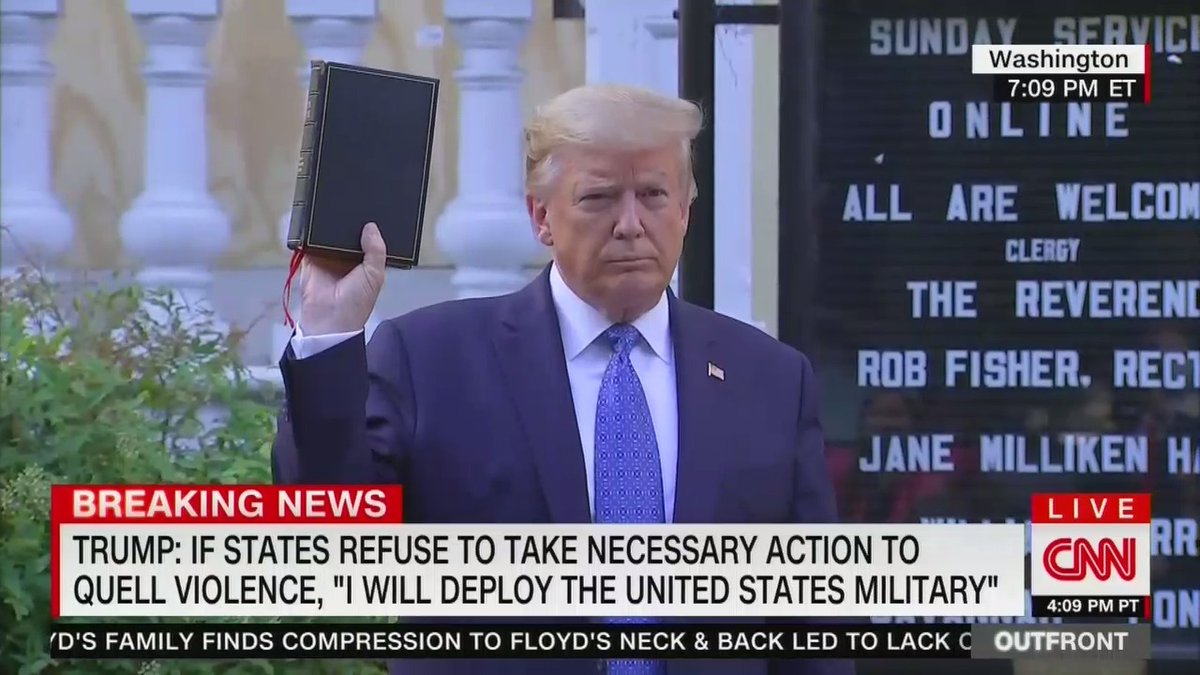 Pod Save America tweet media