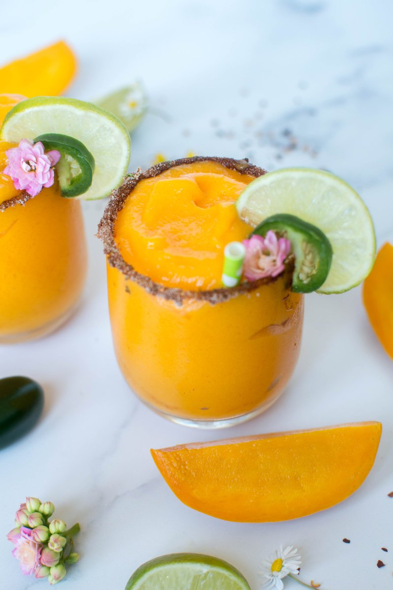 Komal_Lalwani's tweet photo. It's Indian mango season and I've got the perfect summery recipe for you - π₯+πΆοΈ+π=πΉβοΈ
Alphonso mango, jalapeno & lime slushies!!
https://t.co/eLuqh4qexs
#yum #alphonsomangoes #kayskitchen https://t.co/CxltXJy03Q