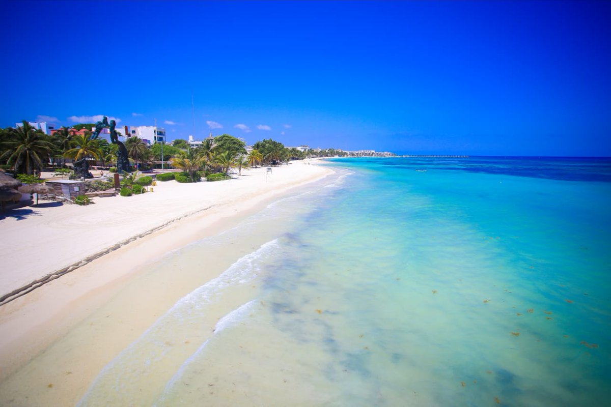 Hoy así de espectacular se ve Playa del Carmen, es increíble😍💙.