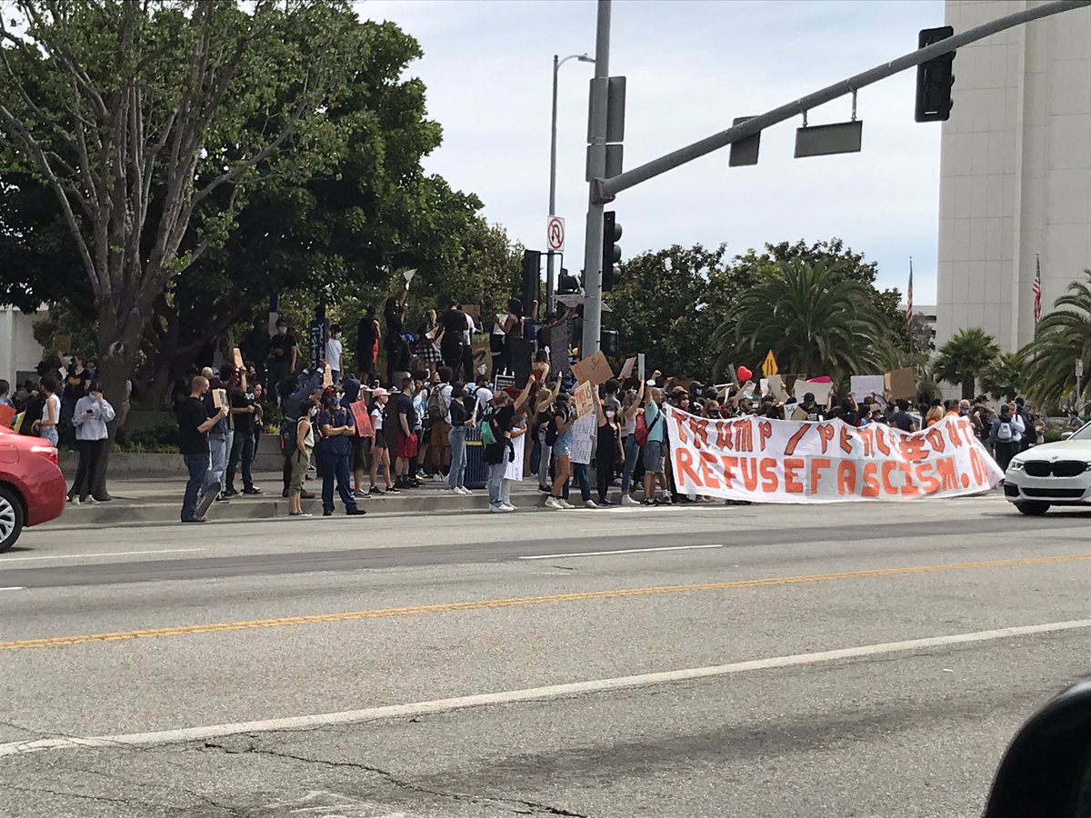 ClaudioVillanu's tweet photo. Leaving @UCLA and noticed National guard in #Westwood and heavy police presence near @UCLA . Protestors are demonstrating peacefully thus far. Stay safe all. https://t.co/FJhoXU93aH