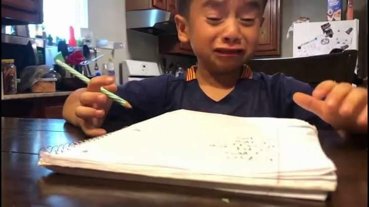 notafaso's tweet photo. Los niños del 2054 tratando de memorizar todo lo qué pasó en el 2020: https://t.co/29JrC5XgSy