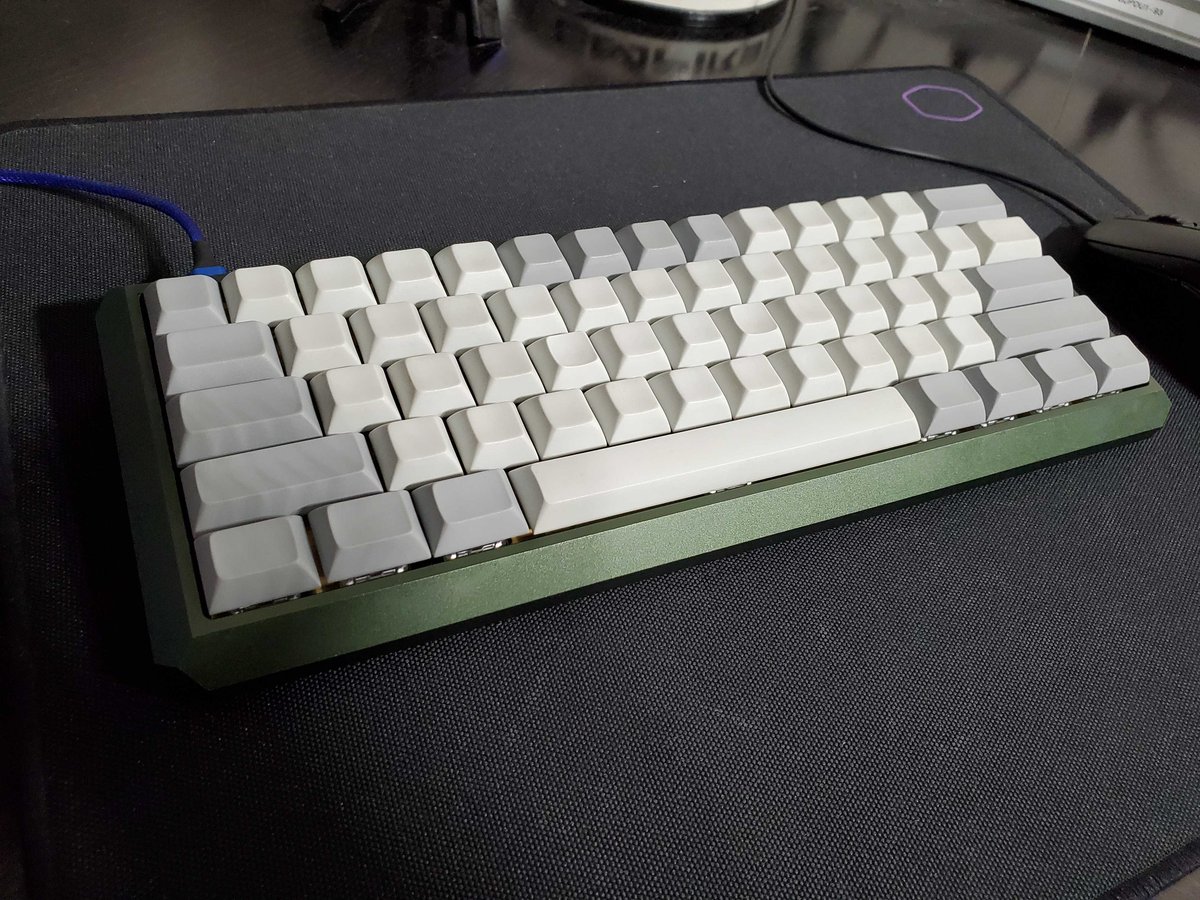 SpcOps_Delta's tweet image. Got some case foam and pcb foam from @MKUltraCorp for my custom keyboard.   It's disgusting how much it's muted.  Threw in some Healios switches and it's my new silent work keyboard.  You guys rock - will definitely buy more!