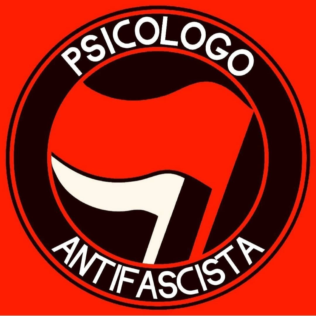 Ivanmmelo's tweet photo. Se o presente se mostra com dificuldades diante do fascismo no Brasil, nos cabe uma luta antifascista na defesa da democracia!
Se você é decente e sabe o que é fascismo, você também é  Antifa. Se você  é  Psicologo(a) e se posiciona a favor do fascismo está  fazendo  isso errado. https://t.co/auqvm4V2KA