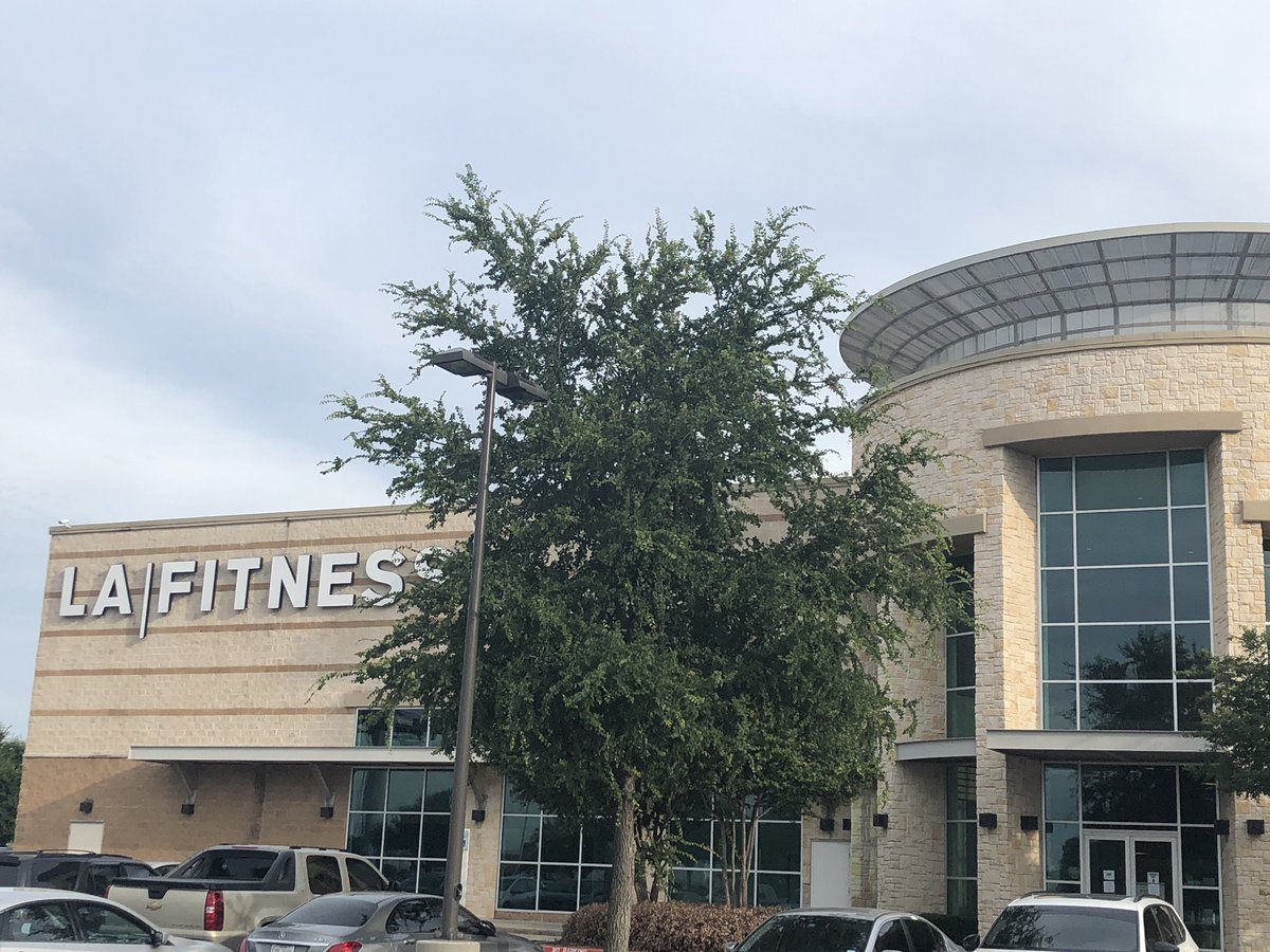 AngelaSmyers's tweet photo. Glad to be back @LAFitness First day, first class #SocialDistance style! #groupxinstructor https://t.co/mofHjnEWuv