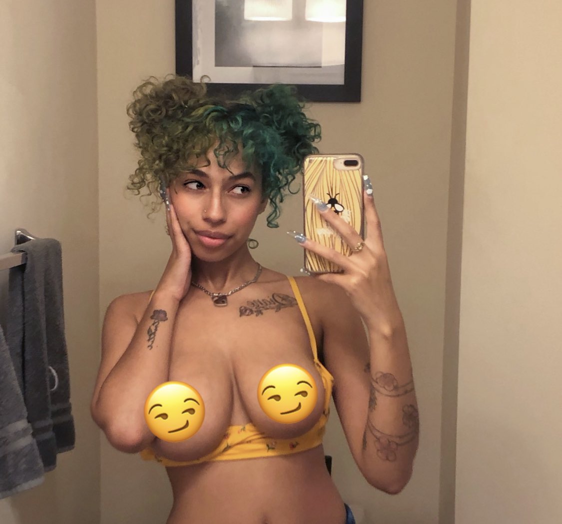 Free nude only fans TheLeakBay Cosplay