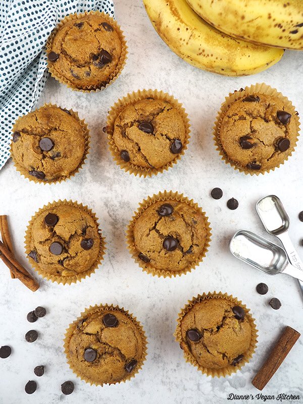 19/ Q&AHSC: I’m sorry what were you saying? I got distracted by that veggie burger photo lol. @diannewenz: Speaking of veggie burgers, making things like veggie burgers and falafel balls ahead of time is a good, idea. I also like to make quick breads and muffins for snacks.