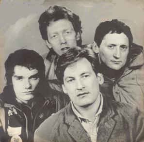 lee0969's tweet photo. On this day in 1978 The Motors released the single “Airport" on Virgin https://t.co/WAoZDHR0Pt got to No 4 in the UK charts #NeeWave #Virgin @Punkasfuck1965 @jillwebb2005 @nikidoog @CarolynPPerry @Coceee @blackenrho @nmw1964 @FatOldAnarchist https://t.co/7u32xTIRh9