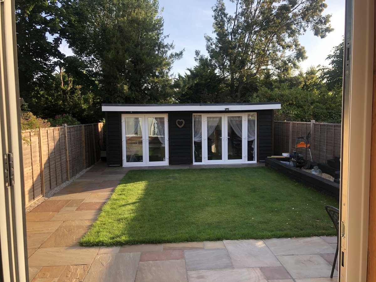 mackiecontracts's tweet photo. Before, working progress and after garden renovation #garden #homeoffice #fashionstudio #sleepers #essex #essexbuilders #modern https://t.co/7N8wyXXtPg