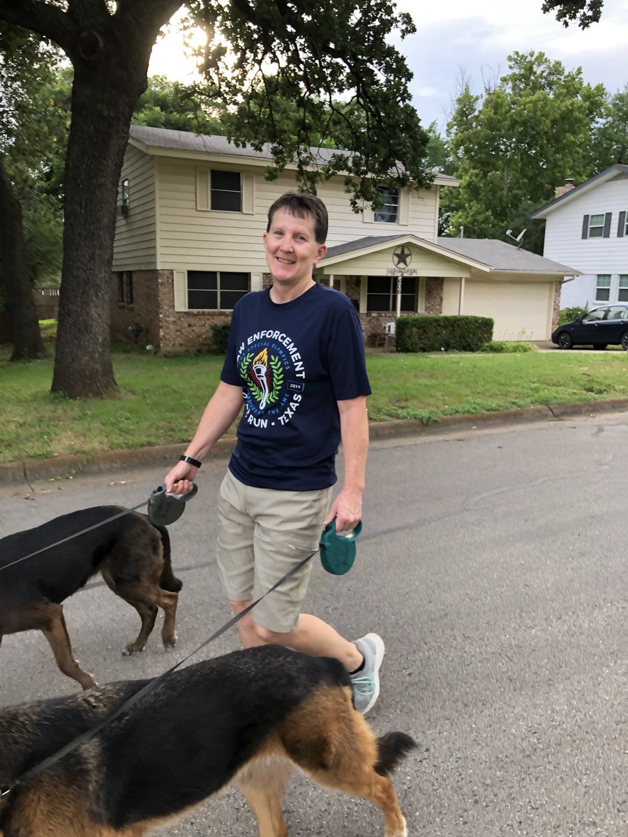 cindy_boaz's tweet photo. The girls & I participating in the #LETR #SOTXVirtualRun. Thank you to the Law Enforcement for always supporting our @SOTexas Athletes & Partners! #SOConnected #SOTX #virtualchallenge2020 https://t.co/8QHftsNN2q