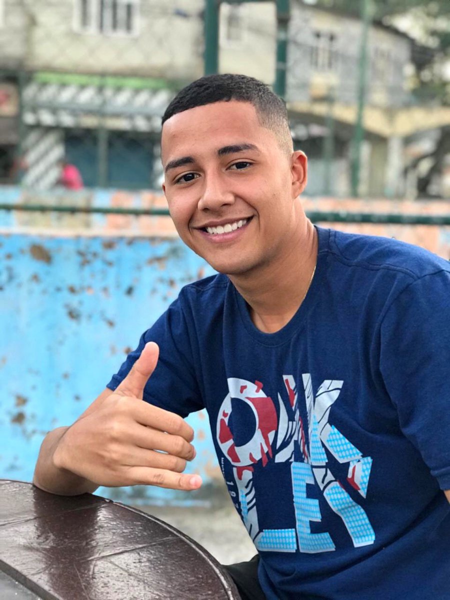 GRNARCISO's tweet photo. Para um bom entendedor, meia ausência basta !!!!👍 https://t.co/rGObrg2TRC