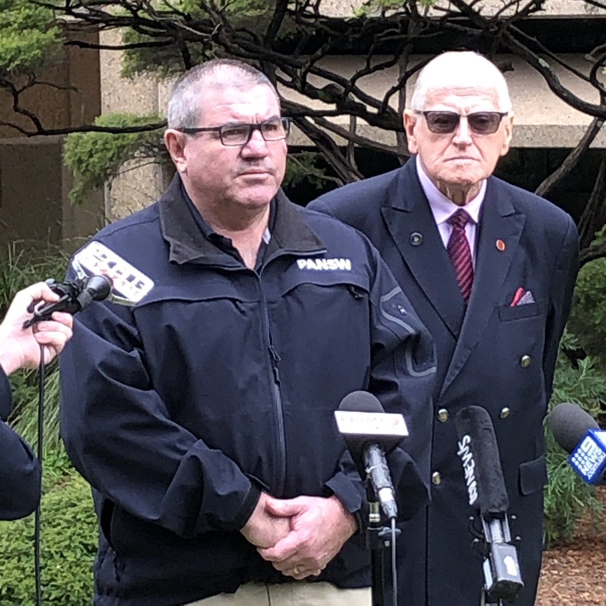 PoliceAssocNSW's tweet photo. The Police Association have been at NSW State Parliament where the Upper House intention to take a stand for Police vs the pay freeze is loud and clear. A this morning: PANSW President Tony King w The Hon Fred Nile (CDP), MLC https://t.co/idTHylyMTG