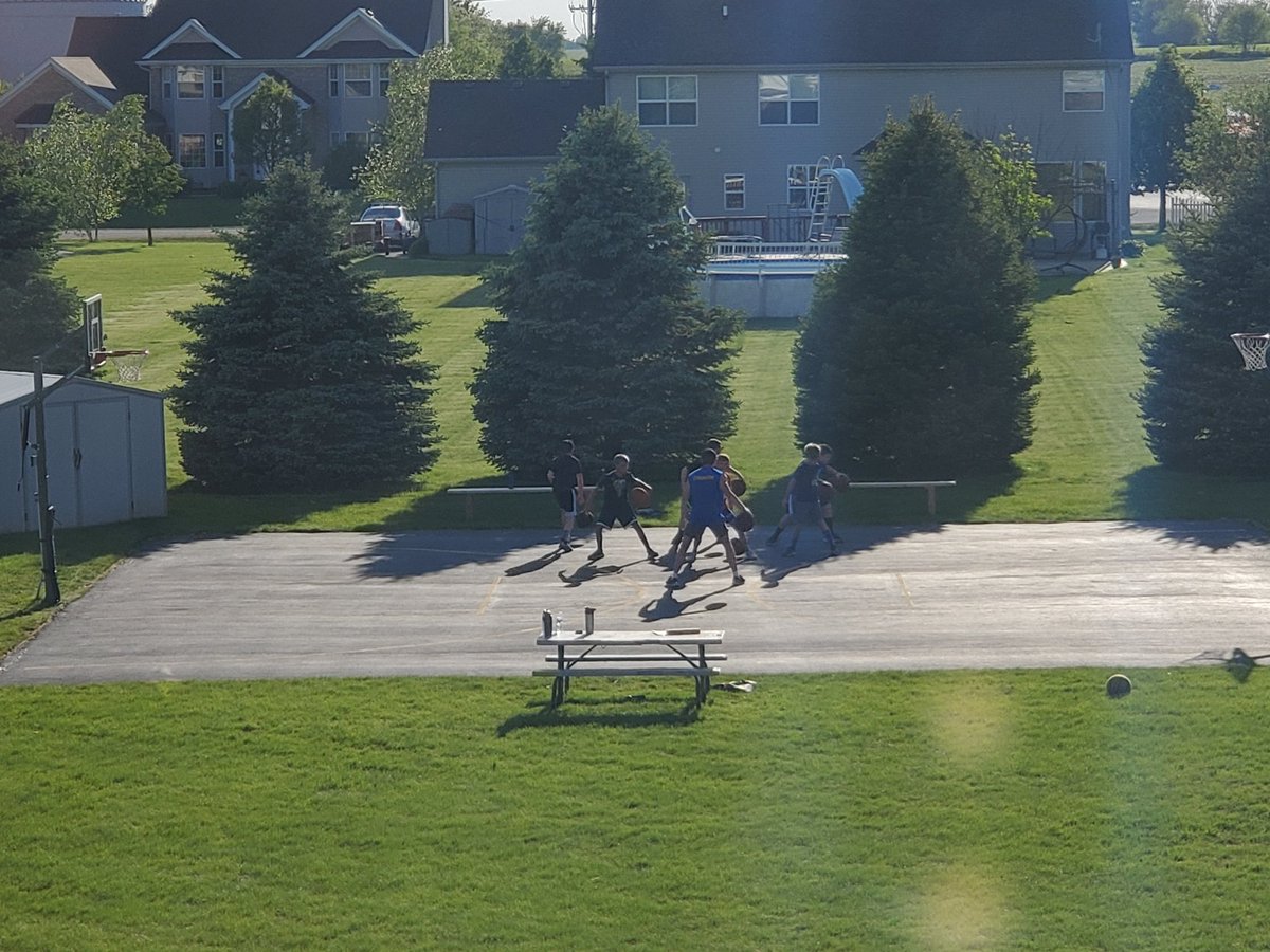 First night of kids training with <a href="/ztouss14/">Zach Toussaint</a>. Great night for basketball. Great turnout. Love seeing the kids again. If interested DM Zach. Training up to 8 kids per hour session. 2 times per week during the summer.