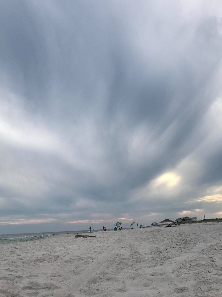 ThomasGeboyWX's tweet photo. Altostratus clouds creating a muted and peaceful scene in Fort Morgan today from Kimberly Eiland. https://t.co/7VyQpHl8nf