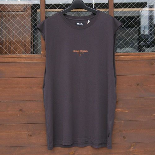 CHARCOAL_GREEN's tweet photo. 6/2岐阜店のユータです。AFENDS・FULL CIRCLE・タンクトップが入荷。無地にさりげない小さなロゴが入るベーシックなタンクトップになります。軽やかで通気性もよく、着てて気持ちい質感です。カットオフしたかのうような袖もポイントです。https://t.co/yGa3Ub2ljt #AFENDS #アフェンズ https://t.co/kaO2GPwwD1