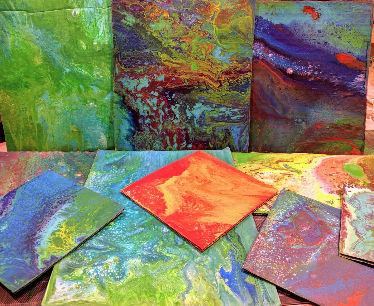 ArtwMrsK's tweet photo. Have acrylic paint at home? How about glue or dish soap? Check out the tutorial below on how to create an acrylic pour painting &amp; experiment with how those materials react together &amp; create art! No canvas? No problem! I used a cardboard box📦
https://t.co/QmfKWyjIQ5 https://t.co/pPAo7Ng1Nl
