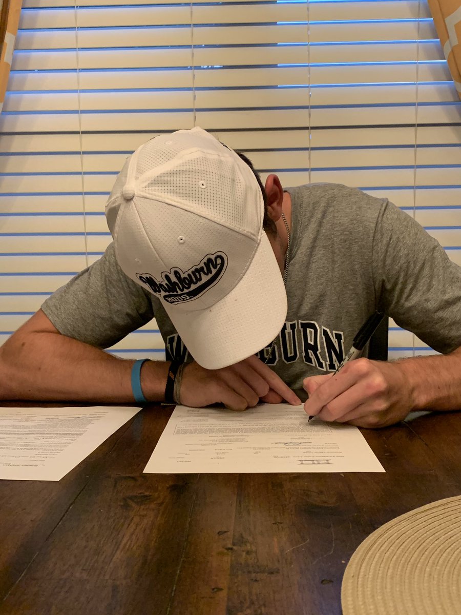 brady_stanton23's tweet photo. Signed!! Officially apart of the Washburn Track and Field family💙💙 @IchabodXCTF @batigersports @BrokenArrowTF https://t.co/cEmnccEOrs