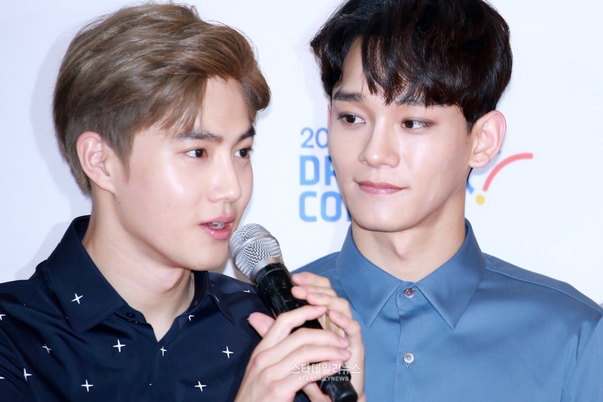 Aumsd's tweet photo. งานสายตาคุณคิม จงแดไม่เคยแพ้ใครนะคะะ #chenho https://t.co/hkkShHO3uI