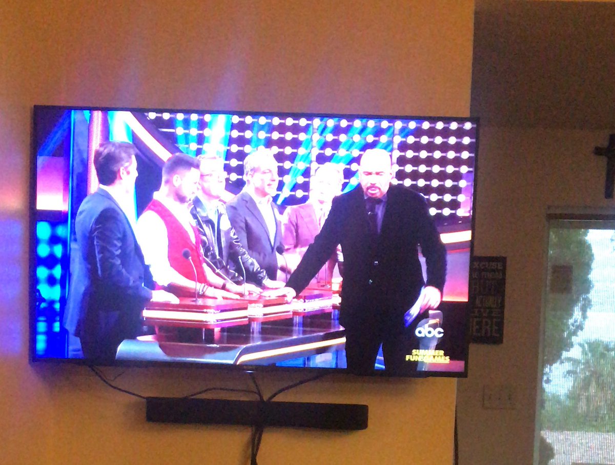 Hope_Noble17's tweet photo. With everything happening in the world today, I needed @QueerEye on @Family_Fued tonight on my DVR!! 🤣❤️🌈#pridemonth 💖@jvn @bobbyberk @tanfrance @antoni @CarsonKressley @ThomFilicia @TheTedAllen @jairodriguez https://t.co/23et5Dtbzf